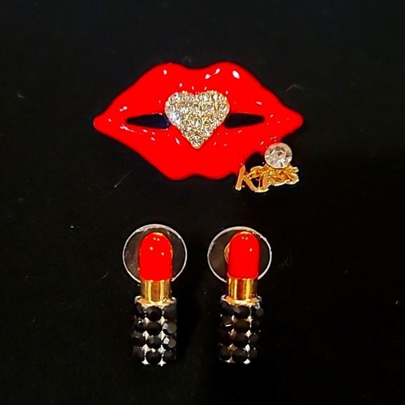 💋 Lip Brooch and Lipstick Earring Set - Picture 1 of 6
